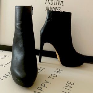 Aldo black bootie heel boot size 7.5